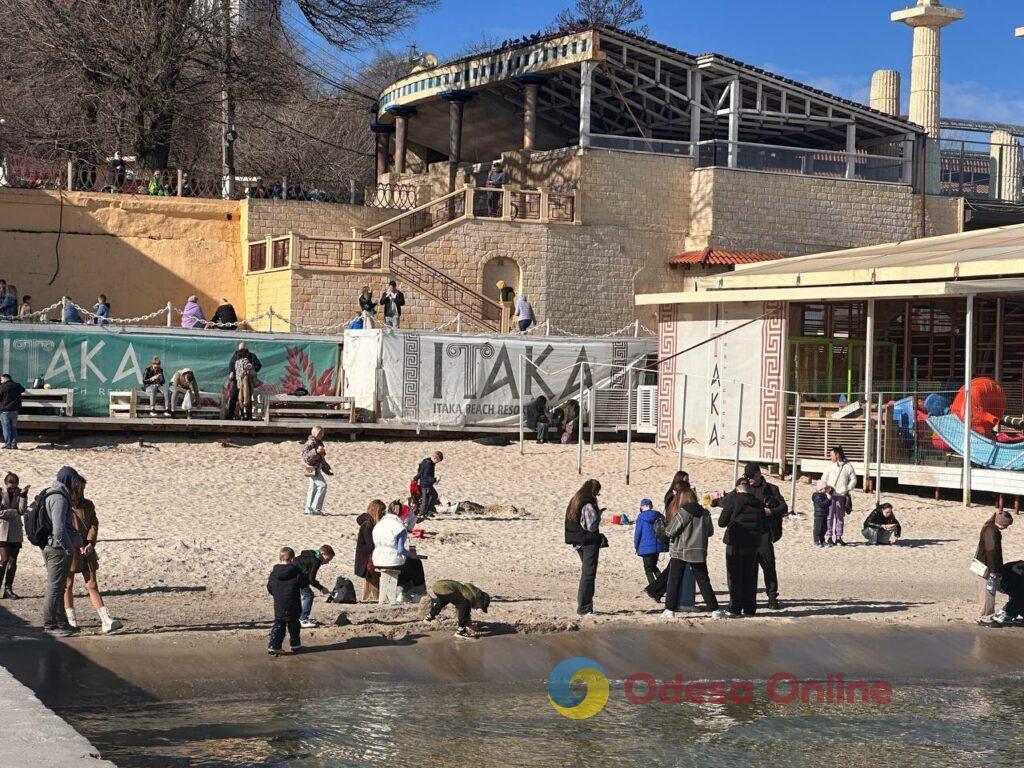 В Одесу прийшла весна: прогулянка біля моря (фоторепортаж)