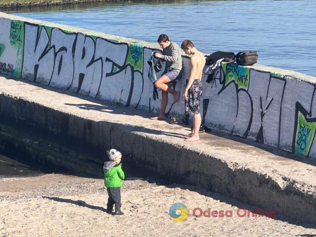 В Одесу прийшла весна: прогулянка біля моря (фоторепортаж)