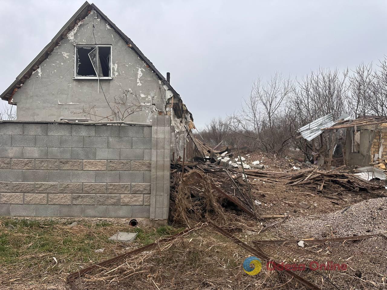 «Все розбито та разгромлено»: мешканка постраждалого в Одесі будинку розповіла про російську атаку (фото)