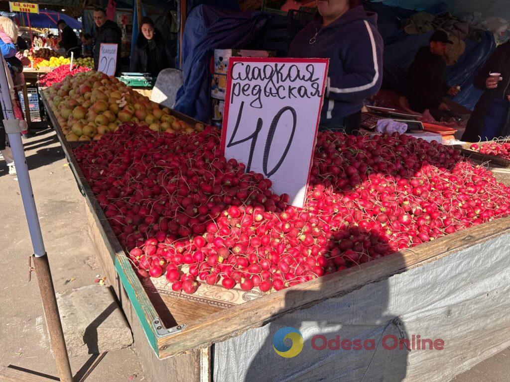 Дыня, сало и клубника; субботние цены на одесском Привозе