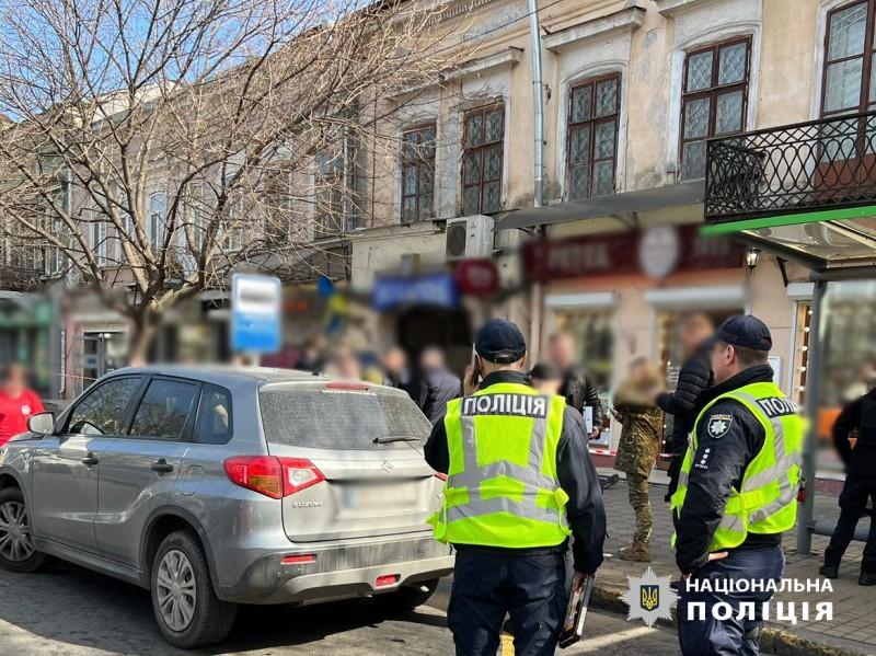 Вбивство людини в центрі Одеси: поліцейські встановлюють обставини події