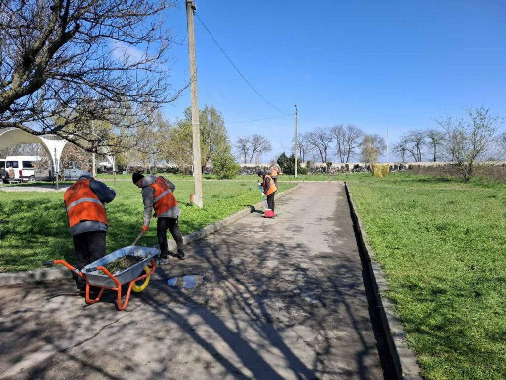 Одеські кладовища готують до поминальних днів