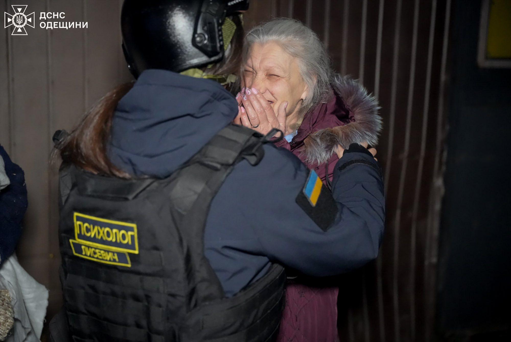 Семья спаслась благодаря правилу “двух стен”: последствия российской атаки на Одессу (фото)