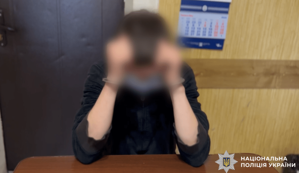 В Одессе разбойник с ножом напал на пенсионерку