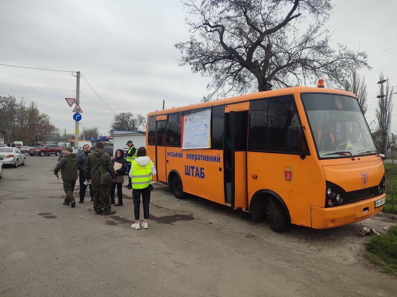 На місці ліквідації наслідків російської атаки на Одесу розгорнули оперативний штаб