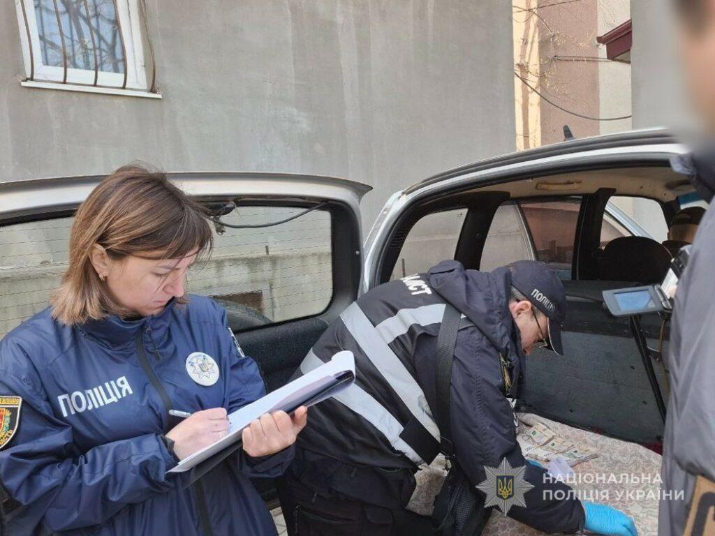Двое жителей Одесской области помогали мужчинам оформить инвалидность и выехать за границу