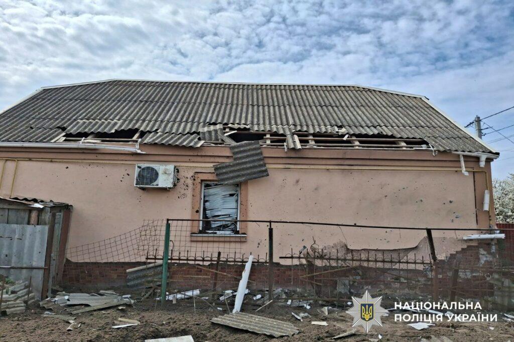 В Херсонской области в результате российских обстрелов один человек погиб и 16 ранены