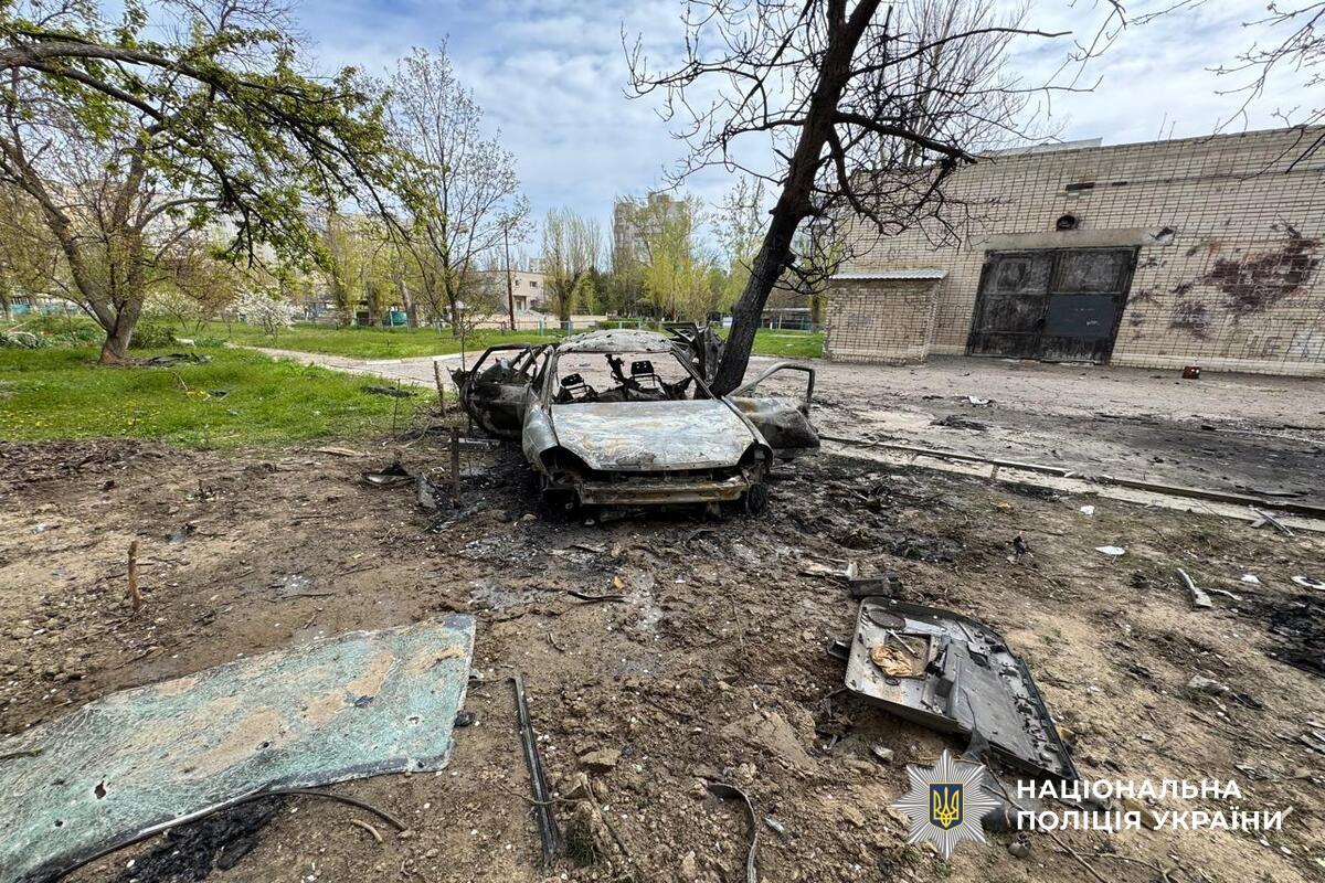 Четверо людей загинули та 19 отримали поранення внаслідок російських атак по Херсонщині Четверо людей загинули та 19 отримали поранення внаслідок російських атак по Херсонщині
