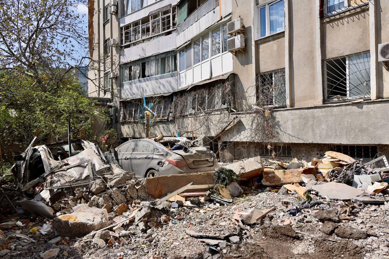 Атака РФ на Одесу в ніч на 1 травня: у багатоповерхівці на Ярослава Мудрого пошкоджено 192 квартири