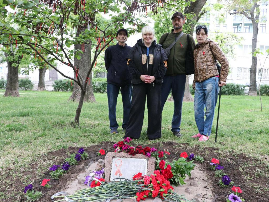 В Одессе провели акцию ко Всемирному Дню памяти людей, умерших от СПИДа