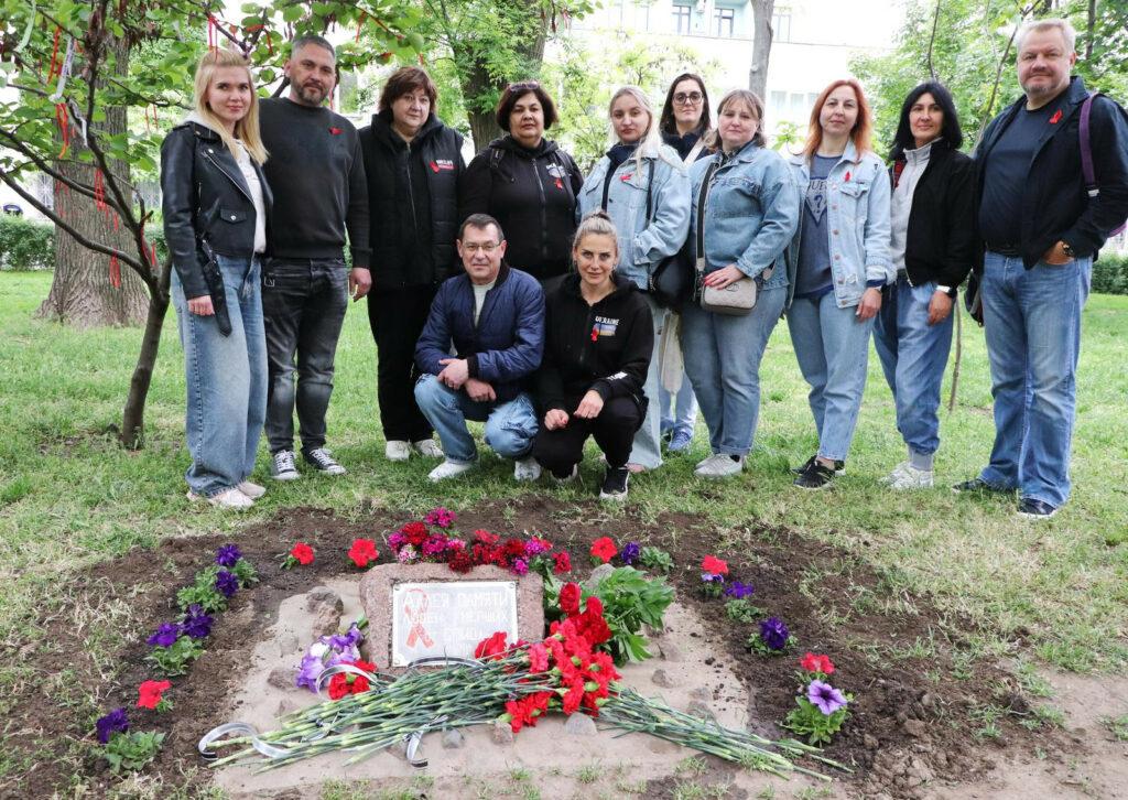 В Одессе провели акцию ко Всемирному Дню памяти людей, умерших от СПИДа