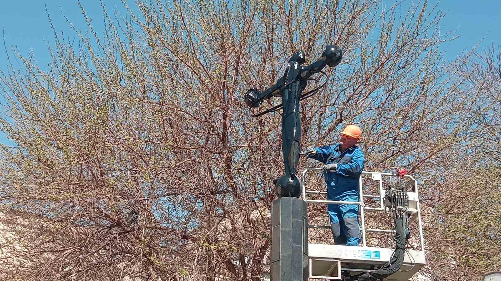Одесские памятники обработали антивандальным раствором (фото) Одесские памятники обработали антивандальным раствором (фото)