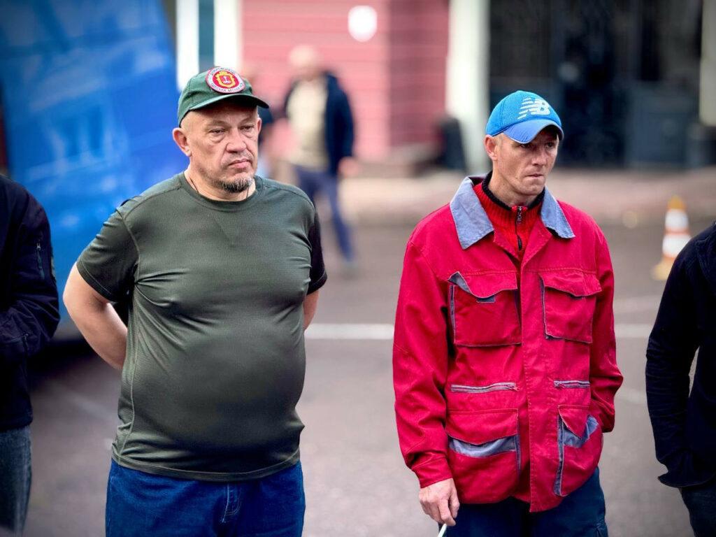 Будуватимуть фортифікації: одеські комунальники поїхали на донецький напрямок
