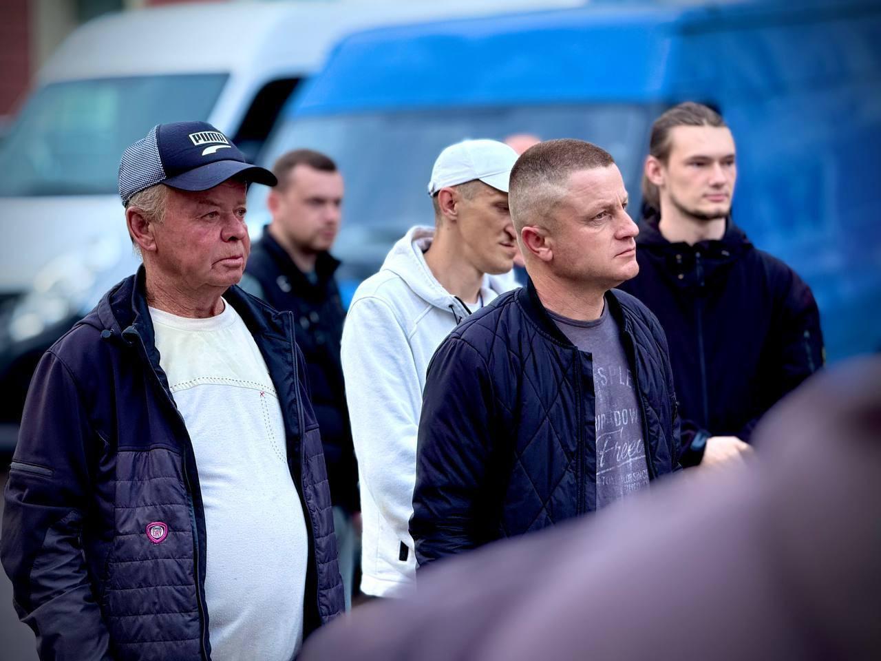 Будуватимуть фортифікації: одеські комунальники поїхали на донецький напрямок