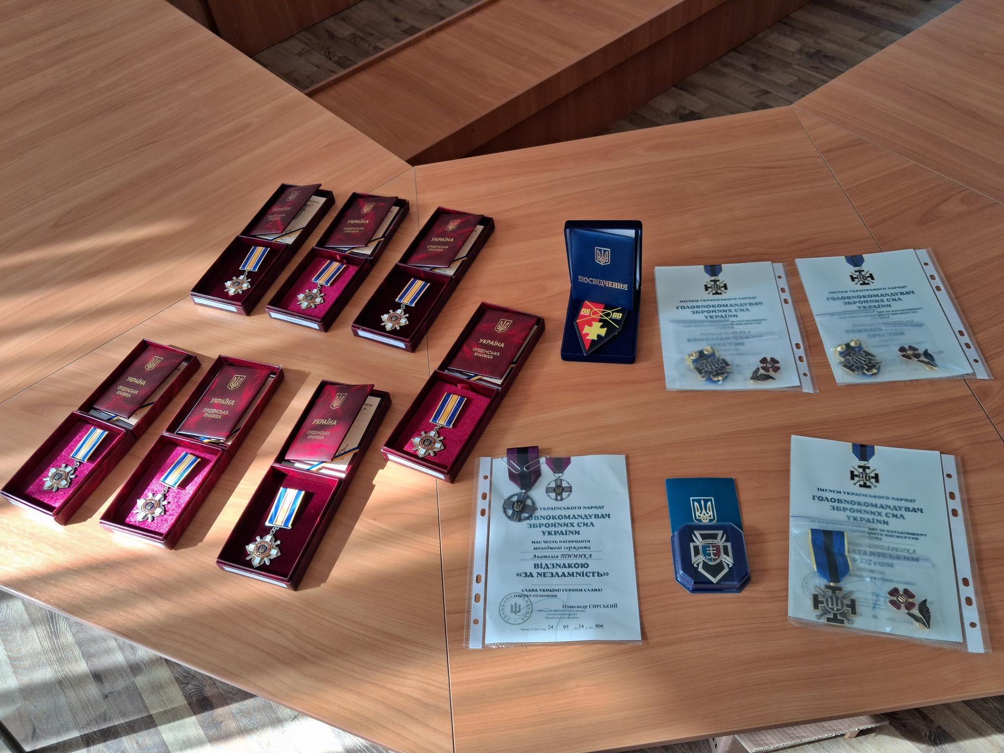 На Одещині вручили державні нагороди рідним полеглих воїнів (фото) На Одещині вручили державні нагороди рідним полеглих воїнів (фото)