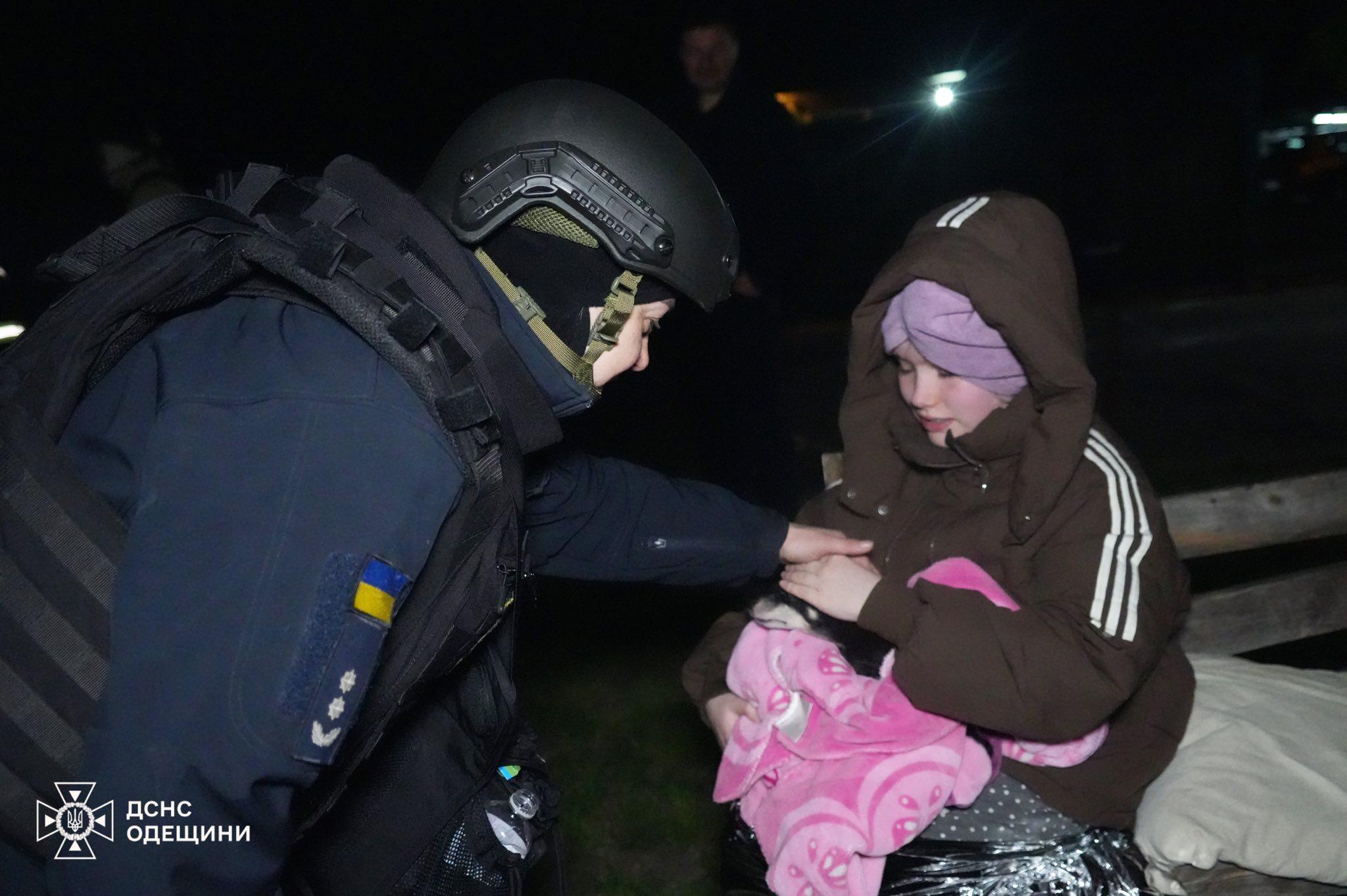 Страх і паніка: як психологи ДСНС заспокоювали одеситів після атаки РФ Страх і паніка: як психологи ДСНС заспокоювали одеситів після атаки РФ
