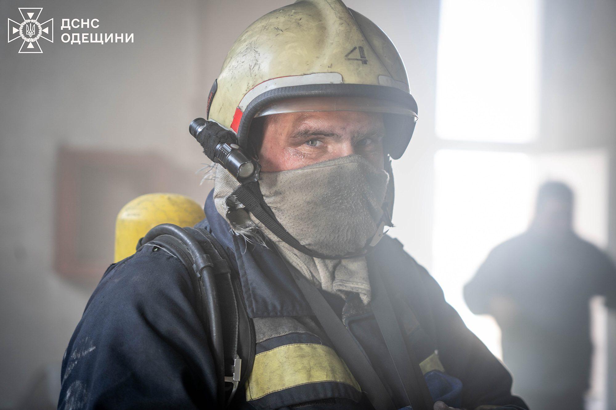 В Одесі на Пересипі гасили пожежу (фото, відео)