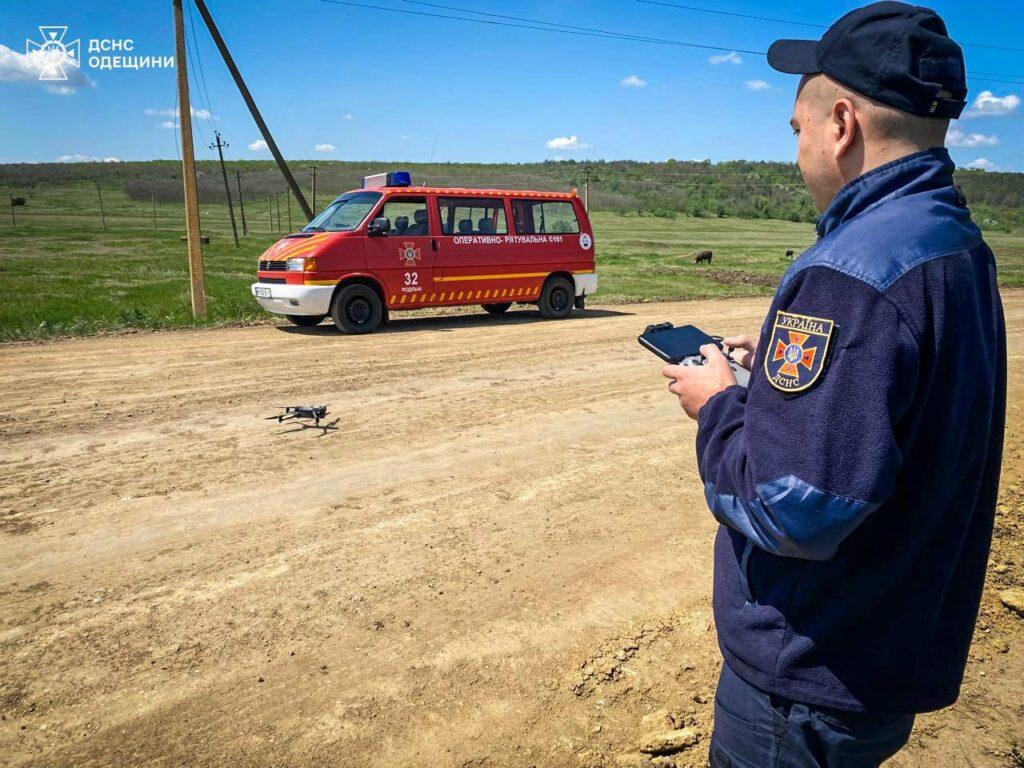 Одеські рятувальники за допомогою БПЛА виявляють паліїв (фото)
