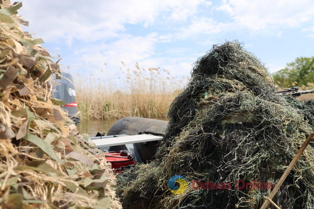 Швидкісні човни, моментальний вихід на позиції та майстерне маскування: один день з воїнами 40-ї окремої бригади берегової оборони