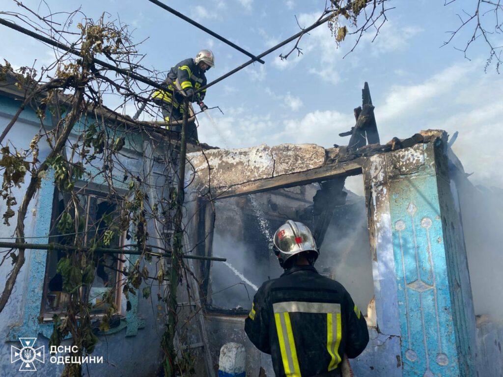 Вогнеборці гасили пожежу в приватному будинку на Одещині (фото)