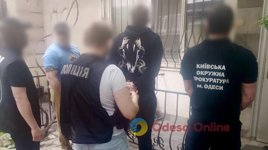 Викрали людину та вимагали 50 тисяч доларів: в Одесі затримали чергових «гостей міста» Викрали людину та вимагали 50 тисяч доларів: в Одесі затримали чергових «гостей міста»