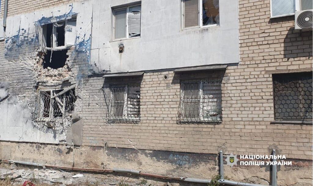 За добу на Херсонщині внаслідок російських ударів загинула людина, пошкоджено будинки та автомобілі