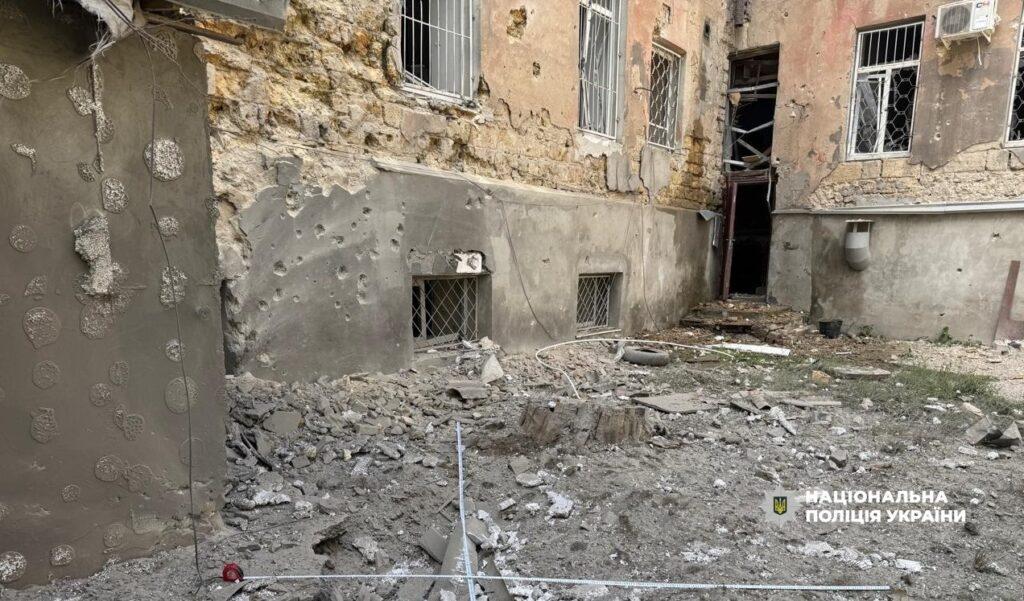 За добу на Херсонщині внаслідок російських ударів загинула людина, пошкоджено будинки та автомобілі
