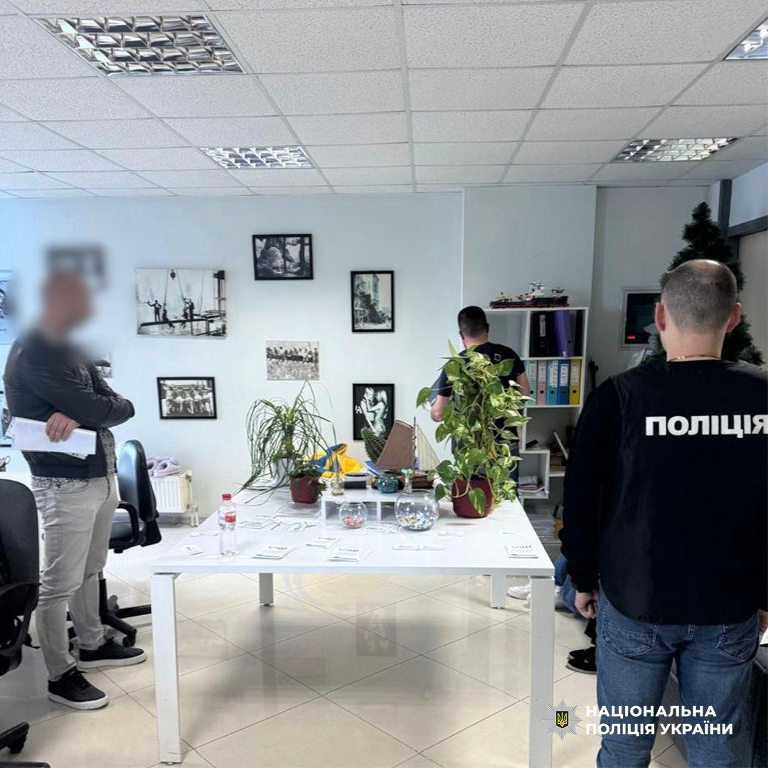За взятку обещала посодействовать получению паспорта моряка: в Одесской области задержали руководительницу общества За взятку обещала посодействовать получению паспорта моряка: в Одесской области задержали руководительницу общества