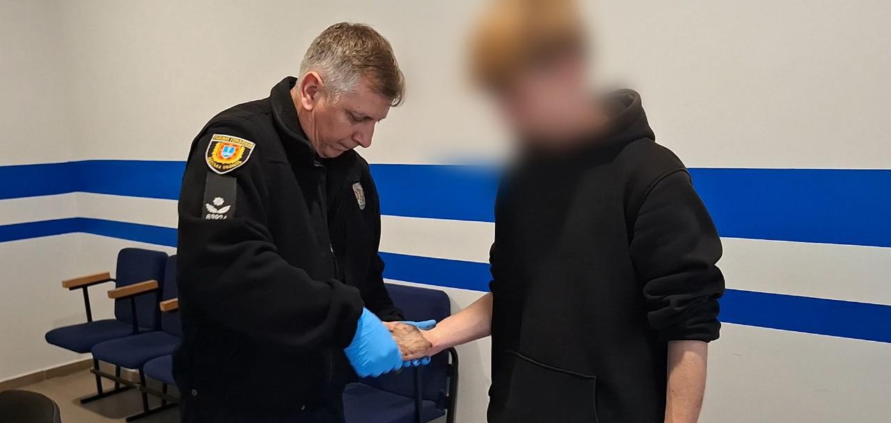 На Одещині затримали підлітка-наркоторговця На Одещині затримали підлітка-наркоторговця