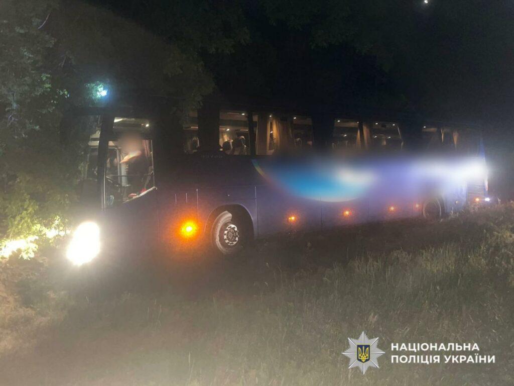 На дорозі Одеса – Рені автобус з пасажирами злетів у кювет