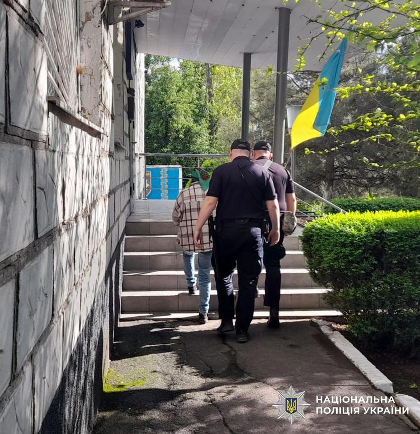На Одещині мати поранила сина-підлітка ножем: її взяли під варту