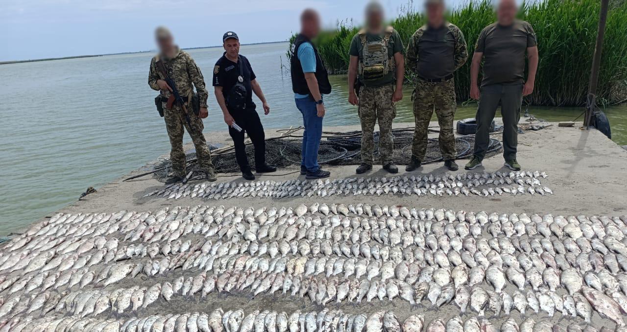 Браконьерство в Одесской области: отец с сыном наловили рыбы на 2,5 миллиона гривен Браконьерство в Одесской области: отец с сыном наловили рыбы на 2,5 миллиона гривен