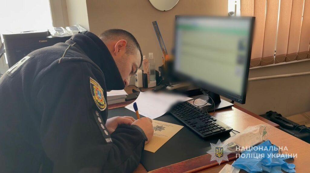 Завладел имуществом, угрожая ножом: винничанин совершил разбойное нападение на супружескую пару в Одессе