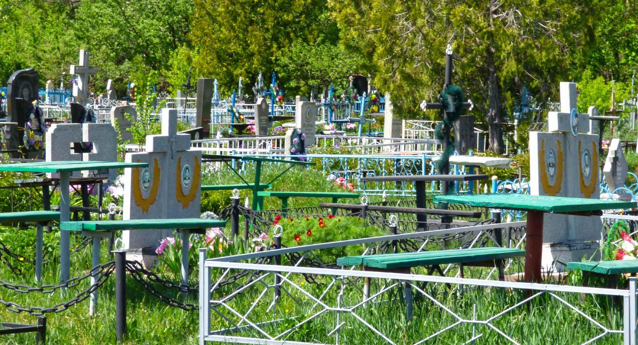 На Одещині затримали цвинтарного крадія: обікрав майже два десятки могил На Одещині затримали цвинтарного крадія: обікрав майже два десятки могил