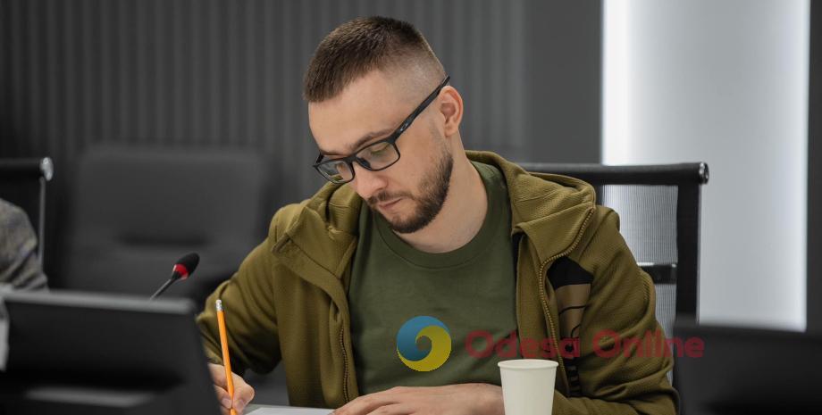 На активиста и волонтера из Одессы Сергея Стерненко совершили нападение