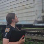 Одесские врачи пытаются спасти подростка, которого ударило током на железной дороге