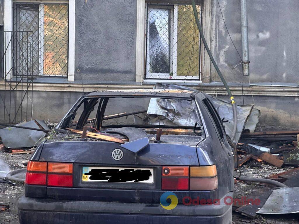 Зруйновані будинки та згорілі автомобілі: фоторепортаж та свідчення очевидців з місця «прильотів» в Одесі