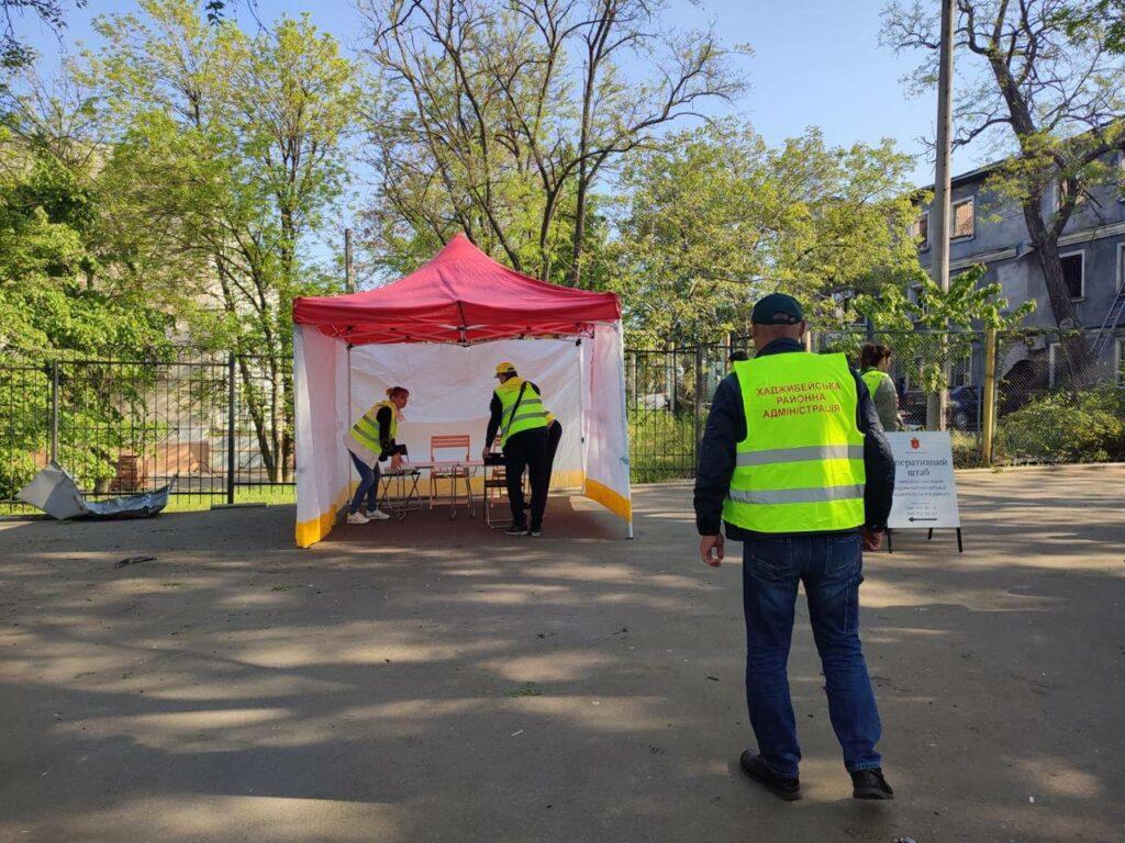 В Одессе на месте ликвидации последствий вражеской атаки развернуты городские оперативные штабы