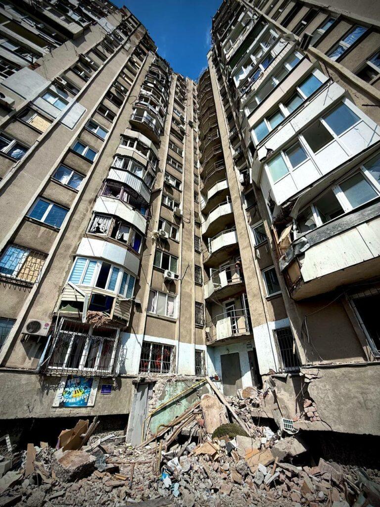 Последствия атаки РФ на Одессу: повреждены 56 квартир, выбито около 700 окон