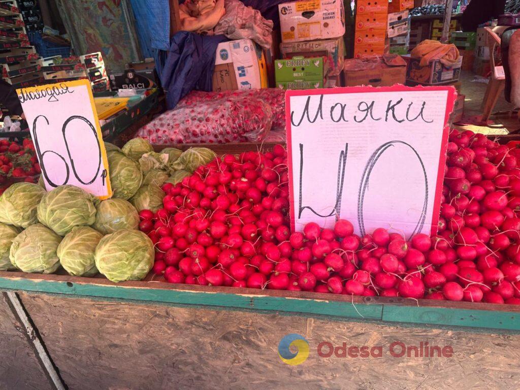 Рукола, молода картопля та огірки: травневі ціни на одеському Привозі