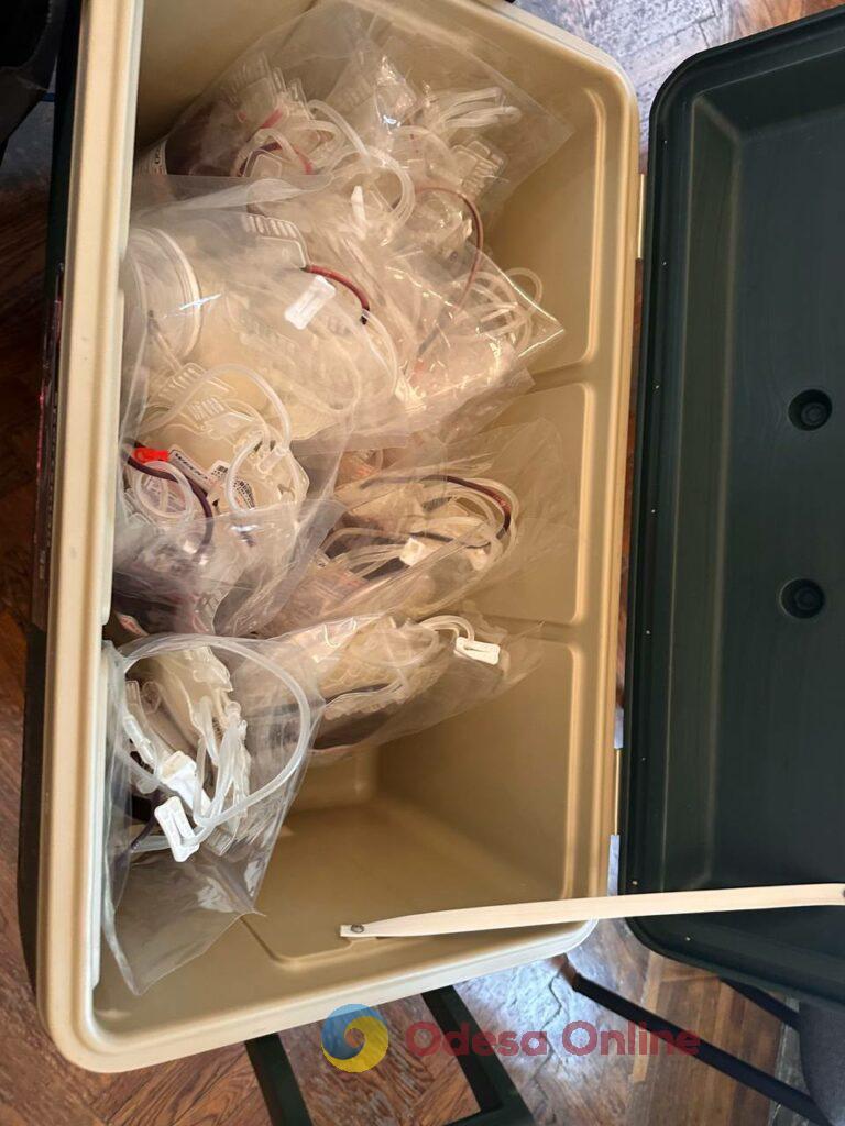 ОНУ імені Мечникова до 160-річчя збирає 160 донорів: кров здали вже майже 100 людей (фото, відео)