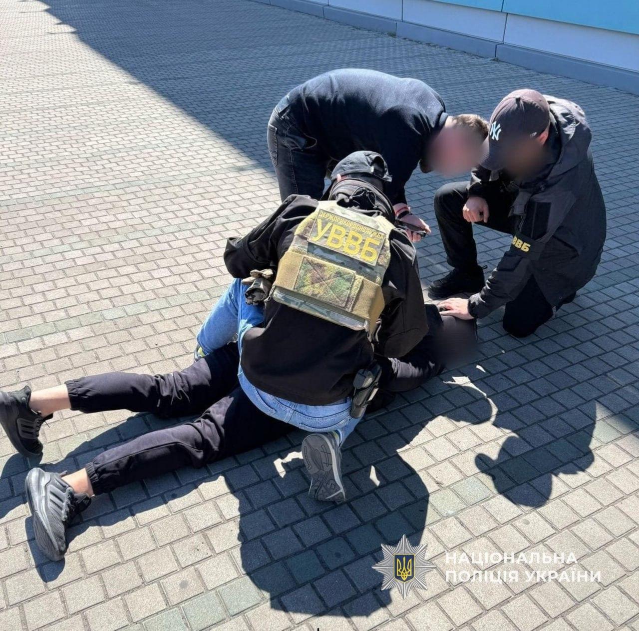 Тисяча доларів за втікача: одесит намагався підкупити прикордонника (фото) Тисяча доларів за втікача: одесит намагався підкупити прикордонника (фото)