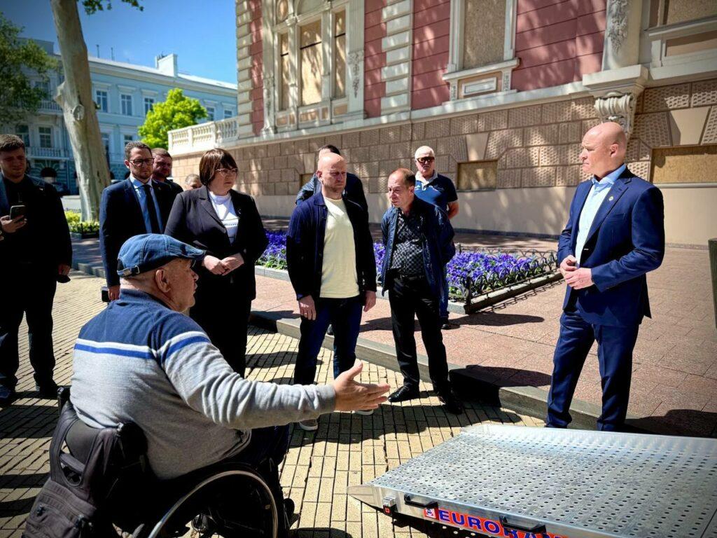 Одеса отримала від Регенсбурга два мікроавтобуси Mercedes-Benz Sprinter