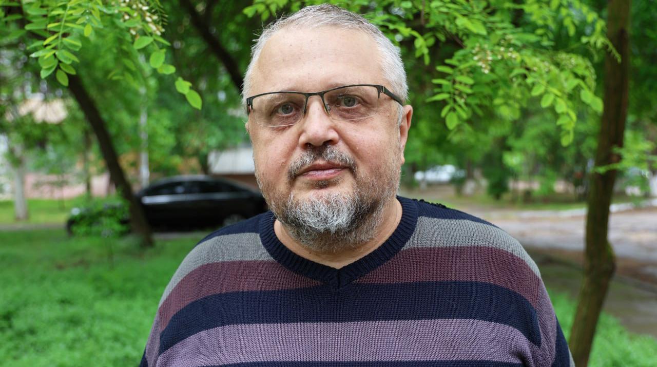 «Важливо триматися спокійно і фільтрувати інформацію»: херсонський соціолог і краєзнавець Дементій Білий «Важливо триматися спокійно і фільтрувати інформацію»: херсонський соціолог і краєзнавець Дементій Білий