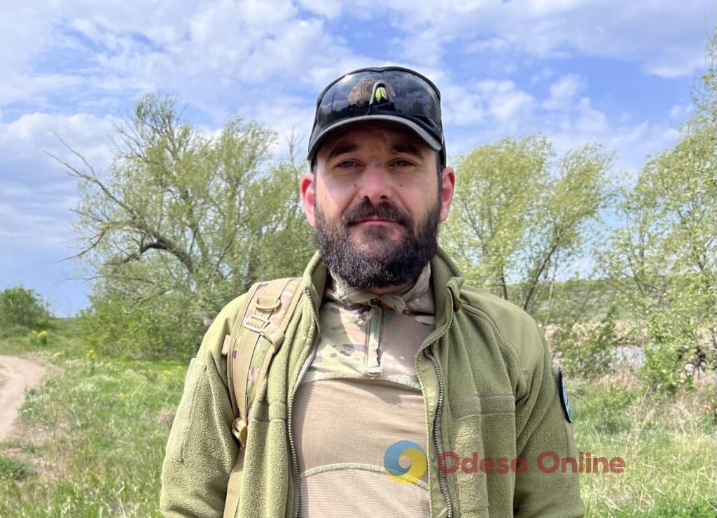 Швидкісні човни, моментальний вихід на позиції та майстерне маскування: один день з воїнами 40-ї окремої бригади берегової оборони
