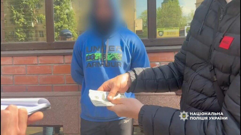 За 3500 долларов обещал «бронирование» от мобилизации: одессита разоблачили в злоупотреблении влиянием
