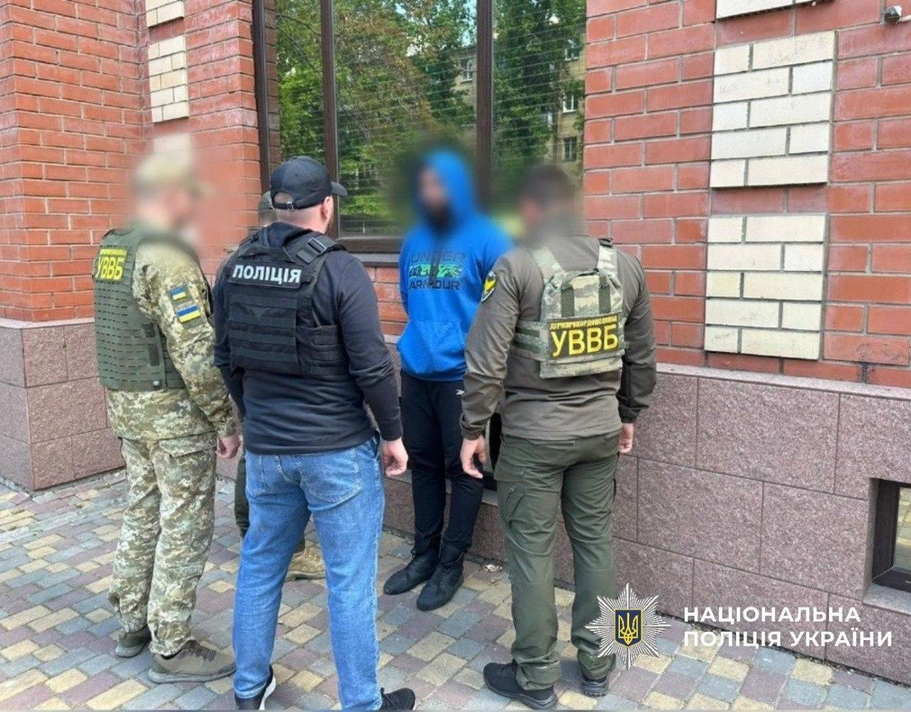 За 3500 долларов обещал «бронирование» от мобилизации: одессита разоблачили в злоупотреблении влиянием За 3500 долларов обещал «бронирование» от мобилизации: одессита разоблачили в злоупотреблении влиянием