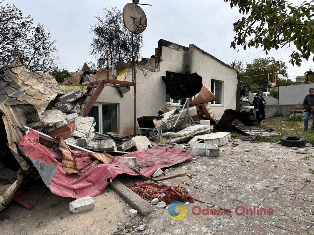 Нічний обстріл Одещини: пошкоджені будівлі, постраждалі люди та зниклі тварини