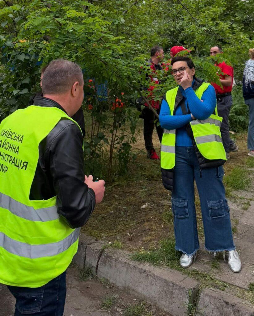 Наслідки ворожої атаки по Одесі: знищено 20 автівок та вибито 130 вікон (фото) Наслідки ворожої атаки по Одесі: знищено 20 автівок та вибито 130 вікон (фото)