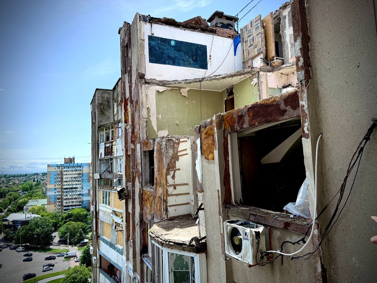 Тривають роботи зі стабілізації будинку на Ярослава Мудрого, який було пошкоджено через атаку РФ по Одесі